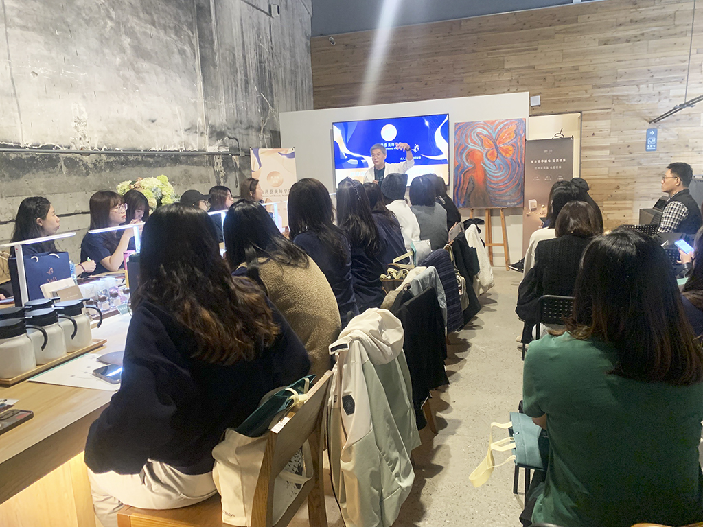 A&B美肌顧問師研習營 台灣藝美師 林相達總經理於棧貳沐居教課